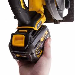 Аккумуляторная дисковая пила DeWALT DCS575N