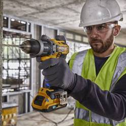 Аккумуляторный ударный шуруповерт DeWALT DCD797NT